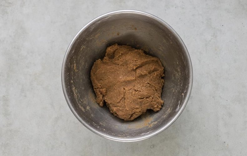 Gingerbread house, step 1: mixing the spiced gingerbread dough