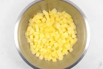 Boiling the diced potatoes