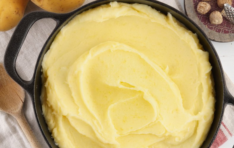 Homemade mashed potatoes, ready to serve