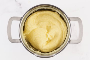 Homemade Mashed Potatoes, step 5: creamy mashed potatoes in the pot