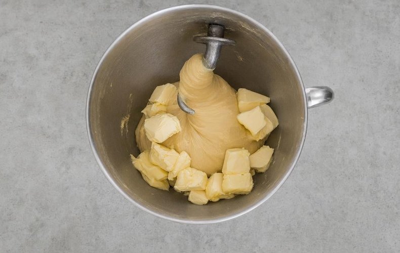 Homemade Pandoro, step 3: working the softened butter into the second dough