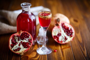 Recipe Homemade Pomegranate Liqueur