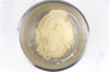Making the ricotta and spinach tarts, step 6