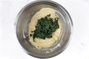 Making the ricotta and spinach tarts, step 7