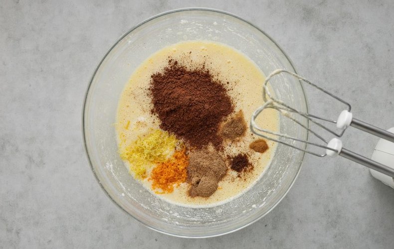 Lebkuchen, step 2: egg and sugar beaten with the spices and citrus zest