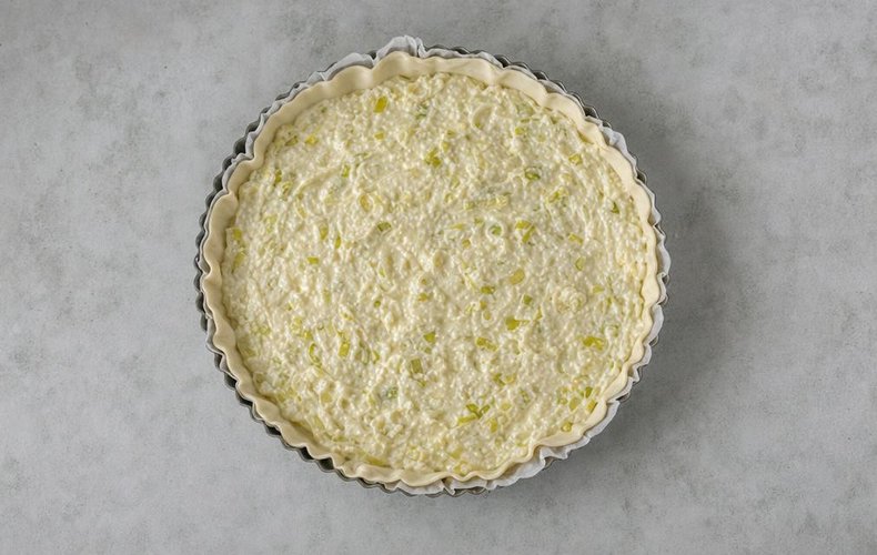 Leek Savory Pie, step 4: filling in the puff pastry crust