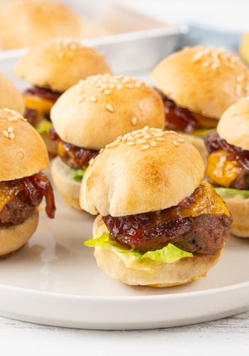 Recipe Mini Burgers with Caramelized Onions