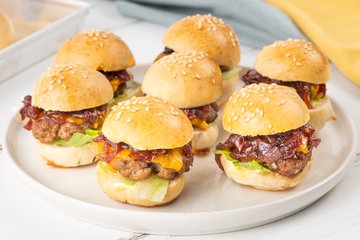 Recipe Mini Burgers with Caramelized Onions
