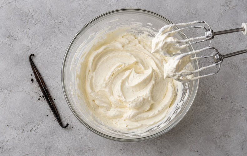 Mini Paris-Brest, step 4: whipping the Chantilly cream