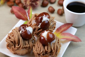 Recipe Monte Bianco (Chestnut and Whipped Cream Dessert)