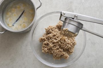 Monte Bianco, step 2: chestnut purée made with a potato ricer