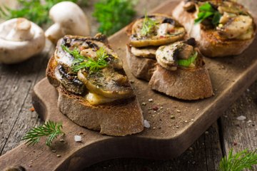 Recipe Mushroom and Brie Crostini