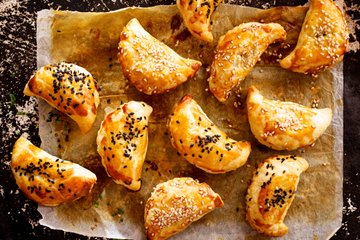 Recipe Mushroom, Ham and Fontina Puff Pastry Bundles