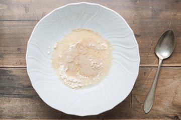 Making Neapolitan rum babà, step 1