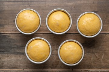 Making Neapolitan rum babà, step 11
