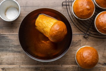 Making Neapolitan rum babà, step 13