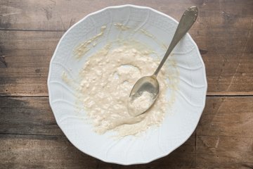 Making Neapolitan rum babà, step 2