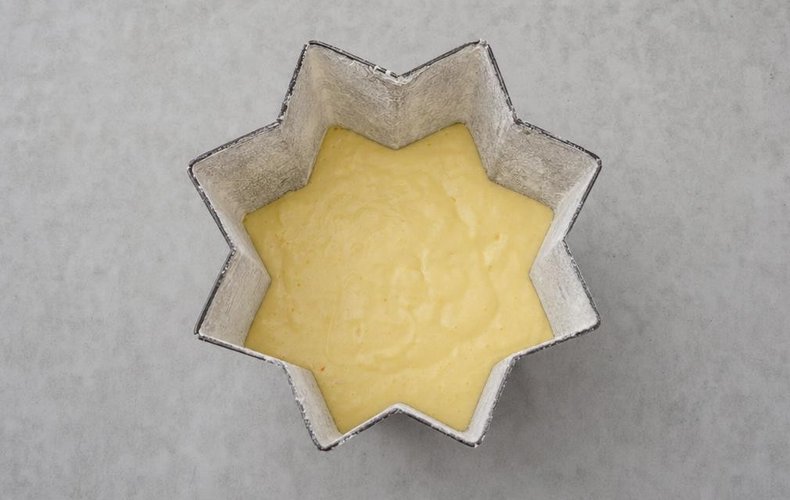 No-Rise Pandoro, step 4: the batter in a buttered and floured pandoro mold