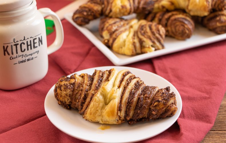 Nutella puff pastry brioches