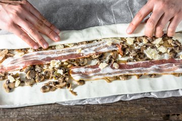 Making pancetta, mushroom and Grana pinwheels, photo 7