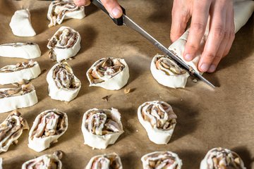 Making pancetta, mushroom and Grana pinwheels, photo 8b