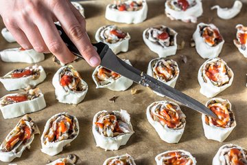 Making pancetta, mushroom and Grana pinwheels, photo 9