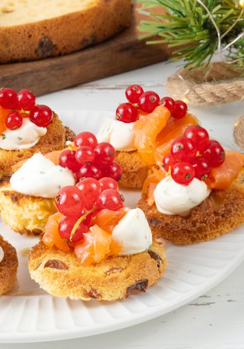Recipe Panettone and Salmon Crostini