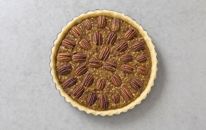 Pecan Pie, step 5: topping the filling with whole pecans