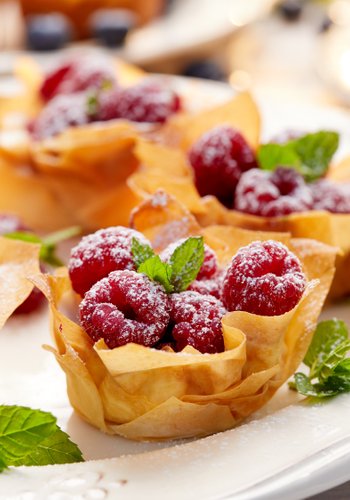 Recipe Phyllo Baskets with Mascarpone Cream and Raspberries