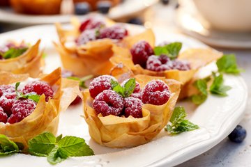 Recipe Phyllo Baskets with Mascarpone Cream and Raspberries