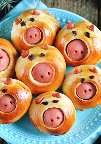 Recipe Piggy Bread Rolls with Frankfurters