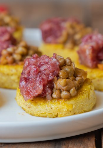 Recipe Polenta Canapés with Lentils and Cotechino