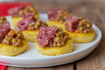 Recipe Polenta Canapés with Lentils and Cotechino