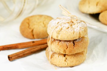 Recipe Polvorones (Spanish Almond Shortbread Cookies)