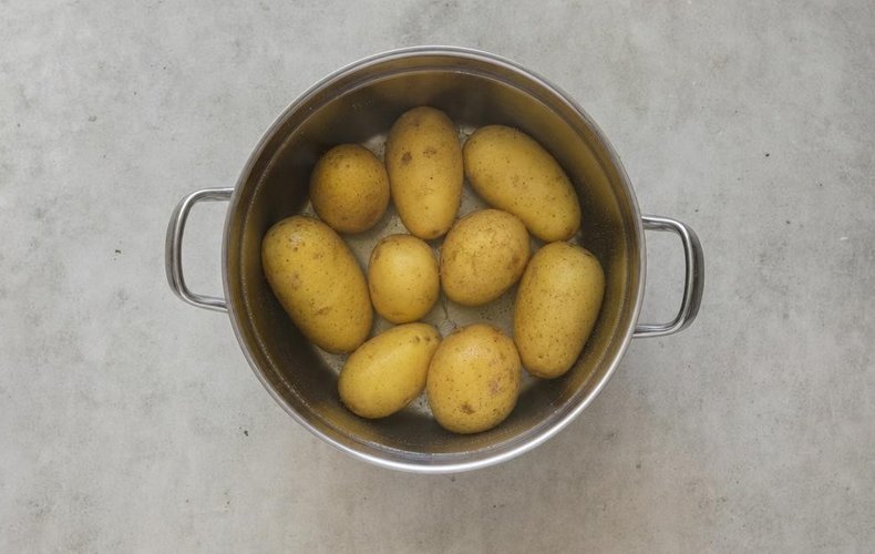 Potato and Mushroom Timbales, step 1: boiling the whole potatoes
