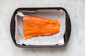 Making potato-crusted salmon, step 6