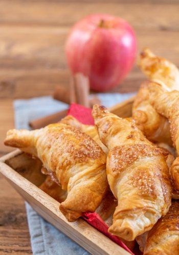 Recipe Super Quick Apple Cinnamon Crescents