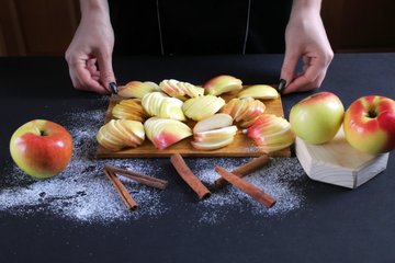 Apples cut into thin slices