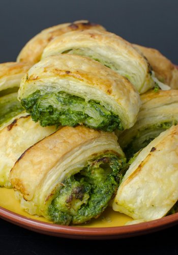 Recipe Puff Pastry Roll with Broccoli and Sausage