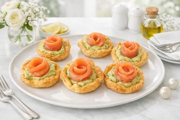 Recipe Puff Pastry Cups with Smoked Salmon Roses