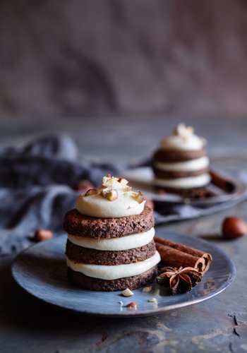 Recipe Quick and Easy Mini Cream and Chocolate Cakes