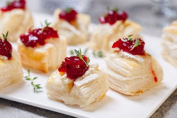 Recipe Quick Mini Puff Pastry Bites with Brie and Cranberry Jam
