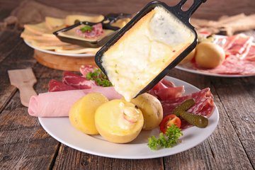 Recipe Raclette (Melted Cheese with Potatoes and Cured Meats)