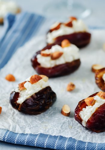 Recipe Ricotta and Almond Stuffed Dates