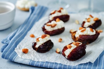 Recipe Ricotta and Almond Stuffed Dates