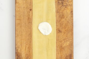 Making the ricotta and spinach lasagna bundles, step 4