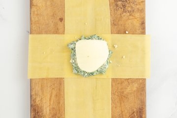Making the ricotta and spinach lasagna bundles, step 8