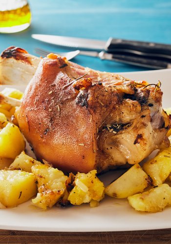 Recipe Roast Pork Shank with Potatoes