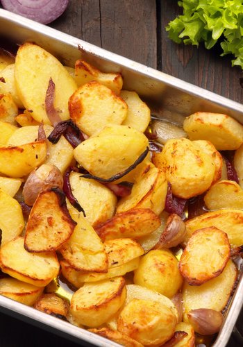 Recipe Roasted Potatoes with Garlic and Onions