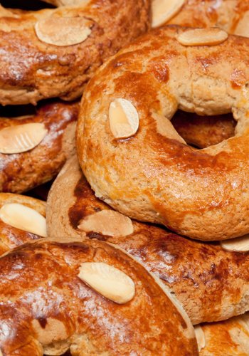 Recipe Roccocò (Neapolitan Christmas Almond Cookies)